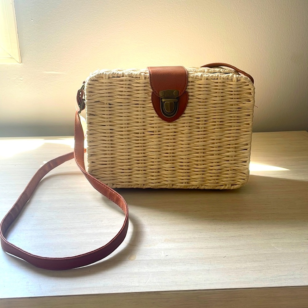 Wicker handbag